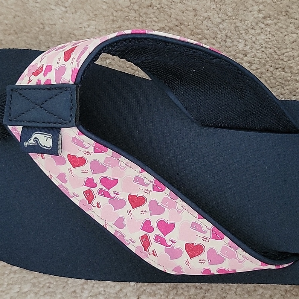 Vineyard Vines Navy and Pink Flip Flops Beand New No Tags - Picture 2 of 5